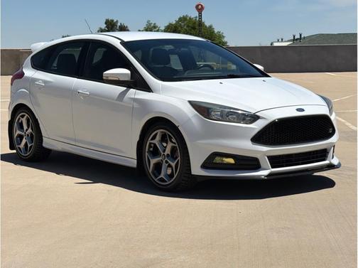 Race Red 2015 Ford Focus ST