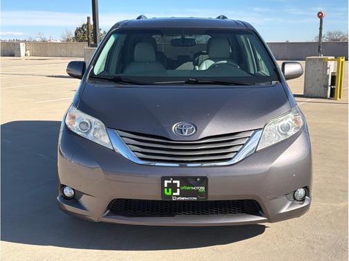 2012 Toyota Sienna XLE
