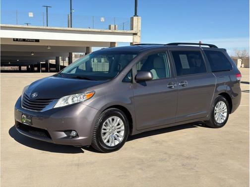 2012 Toyota Sienna XLE