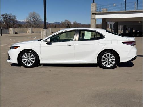2018 Toyota Camry LE