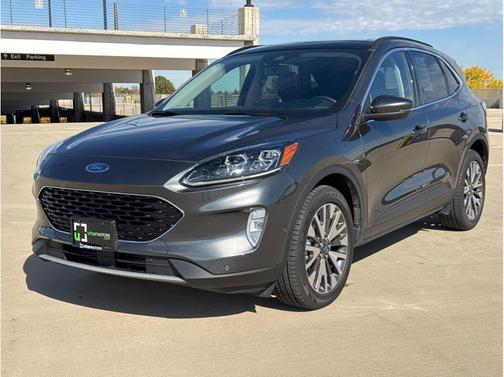 2020 Ford Escape Titanium