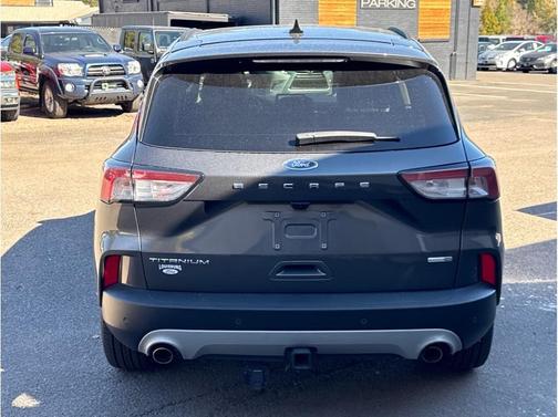 2020 Ford Escape Titanium