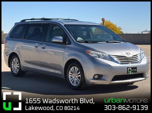 Silver Sky Metallic 2017 Toyota Sienna XLE
