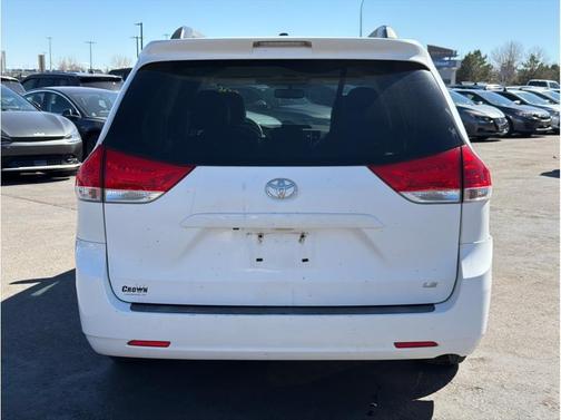 2011 Toyota Sienna LE