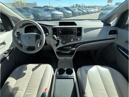 2011 Toyota Sienna LE