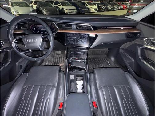 2019 Audi e-tron Premium Plus