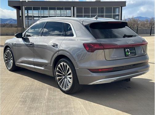 2019 Audi e-tron Premium Plus