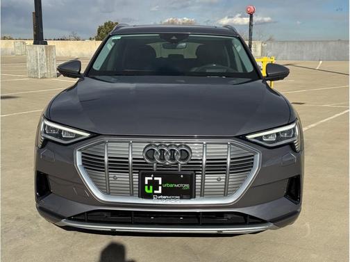 2019 Audi e-tron Premium Plus