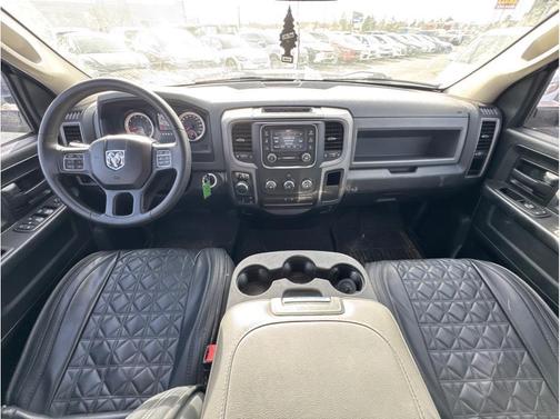 Bright Silver Metallic Clearcoat 2017 RAM 1500 Express