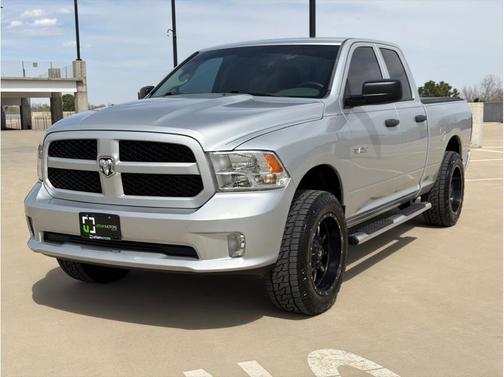 Bright Silver Metallic Clearcoat 2017 RAM 1500 Express