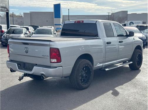 Bright Silver Metallic Clearcoat 2017 RAM 1500 Express