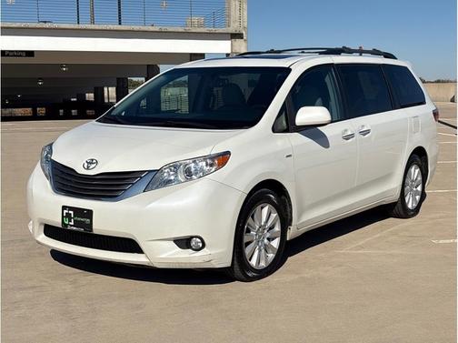 2017 Toyota Sienna XLE