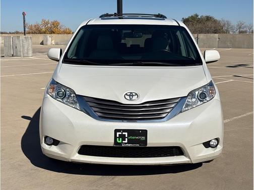 2017 Toyota Sienna XLE