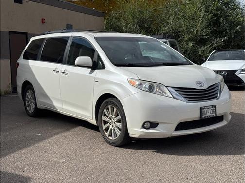 2017 Toyota Sienna XLE