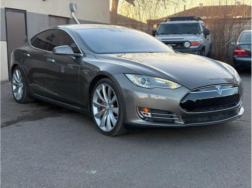 2016 Tesla Model S P90D