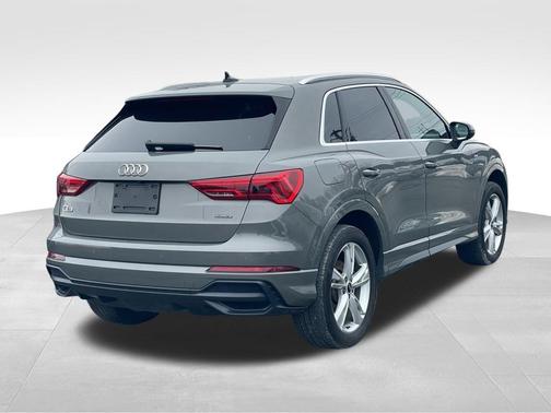 2022 Audi Q3 45 S line Premium