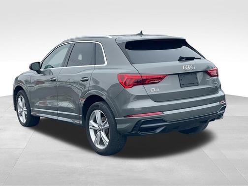 2022 Audi Q3 45 S line Premium