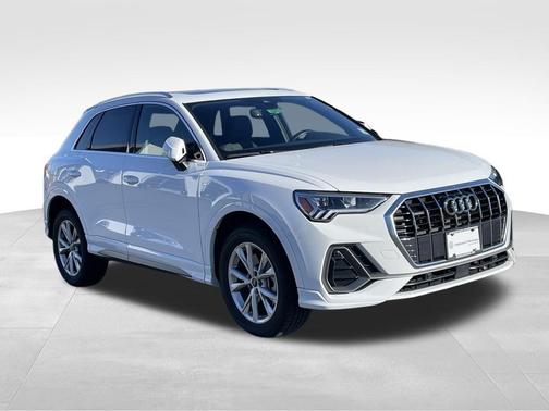 2024 Audi Q3 Premium 45 TFSI S line quattro Tiptronic