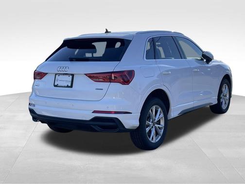 2024 Audi Q3 Premium 45 TFSI S line quattro Tiptronic