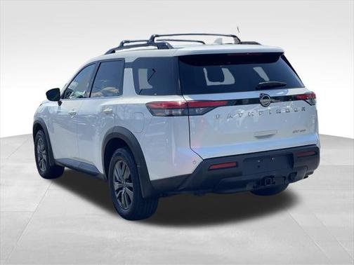 2022 Nissan Pathfinder SV 4WD