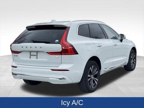2022 Volvo XC60 Recharge Plug-In Hybrid T8 Inscription Expression