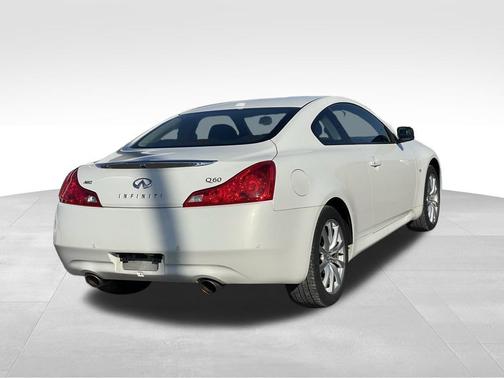 2014 INFINITI Q60 Base