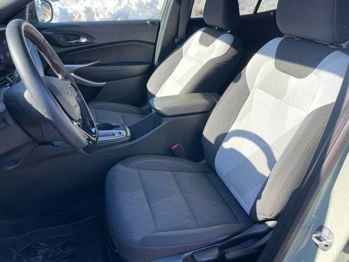 2025 Chevrolet Trax FWD 1RS