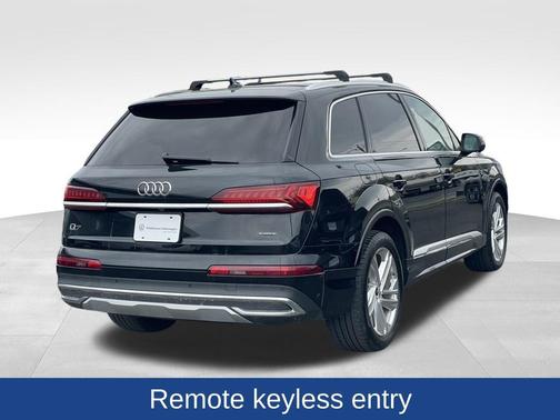 Mythos Black Metallic 2022 Audi Q7 55 Premium Plus