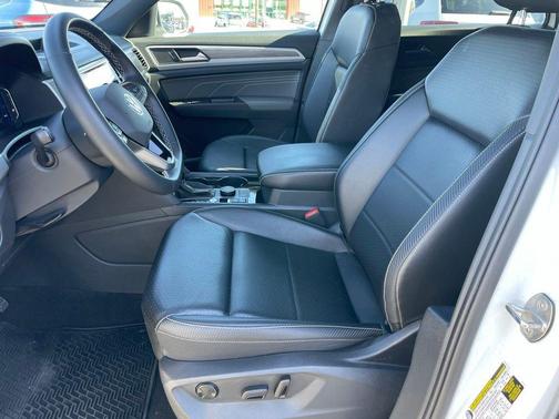 2022 Volkswagen Atlas Cross Sport 2.0T SE w/Technology 4MOTION