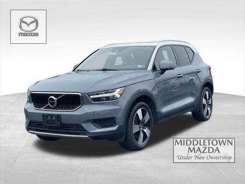 2020 Volvo XC40 T5 Momentum