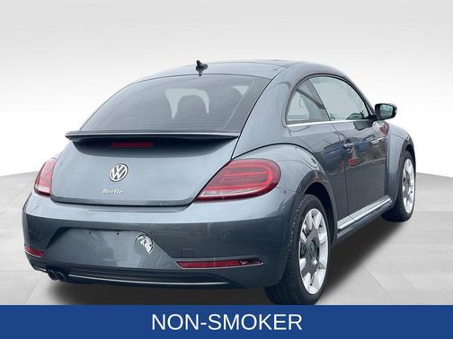 Platinum Gray Metallic 2019 Volkswagen Beetle 2.0T SE