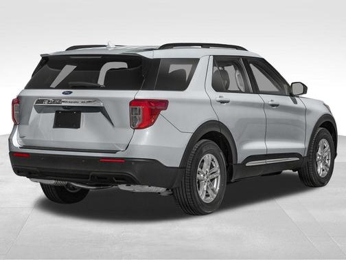 Silver Metallic 2024 Ford Explorer XLT