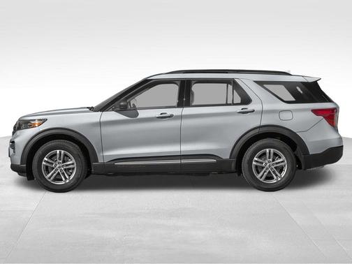 Silver Metallic 2024 Ford Explorer XLT