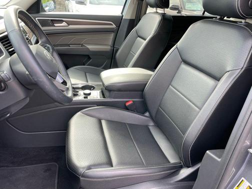 2022 Volkswagen Atlas 3.6L SE w/Technology