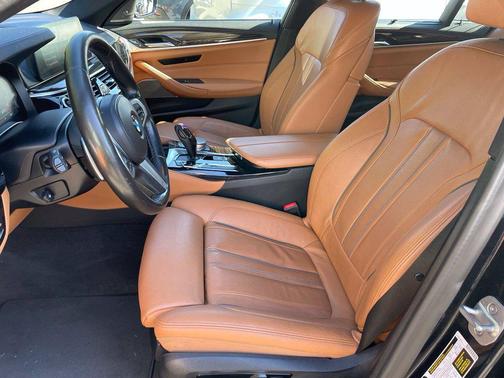 Carbon Black Metallic 2020 BMW M550 i Xdrive