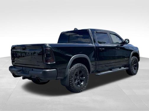 Diamond Black Crystal Pearlcoat 2020 RAM 1500 Rebel