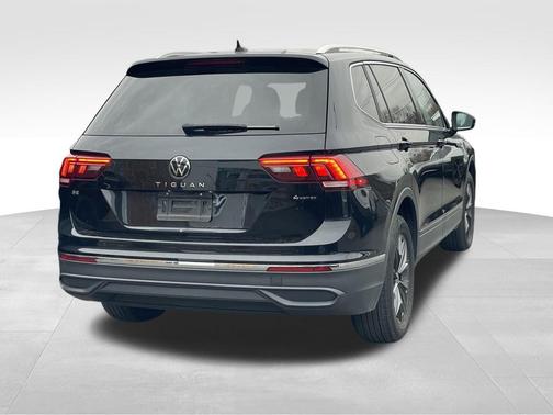 2024 Volkswagen Tiguan 2.0T SE 4MOTION