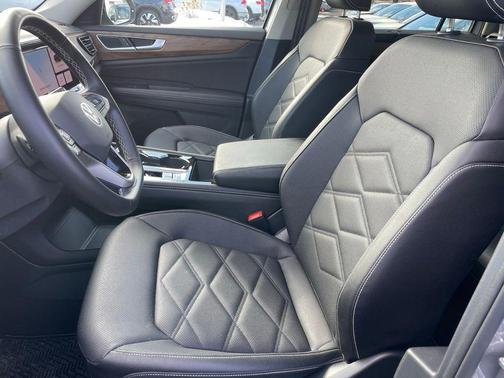 2025 Volkswagen Atlas 2.0T SE w/Technology 4MOTION