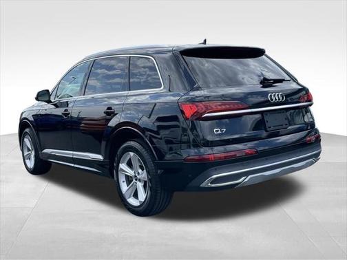 2024 Audi Q7 45 Premium Plus