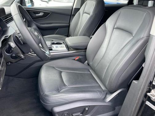 2024 Audi Q7 45 Premium Plus