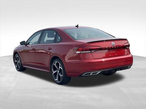 2021 Volkswagen Passat 2.0T R-Line