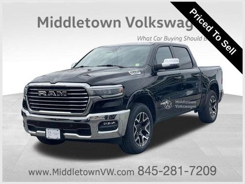 Diamond Black Crystal Pearlcoat 2025 RAM 1500 Laramie