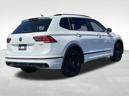 2022 Volkswagen Tiguan 2.0T SE R-Line Black 4MOTION