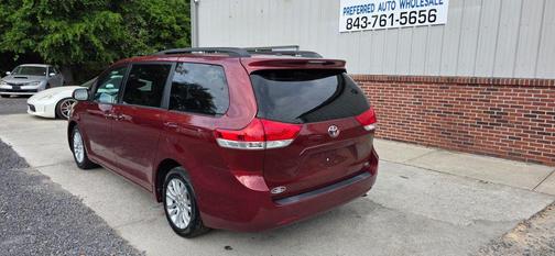 Burgundy 2014 Toyota Sienna XLE
