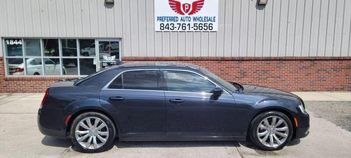 2017 Chrysler 300 Limited