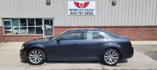 2017 Chrysler 300 Limited