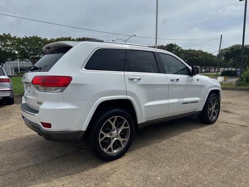 2018 Jeep Grand Cherokee Sterling Edition