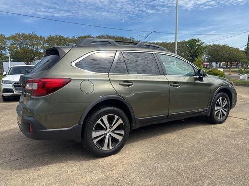 Wilderness Green Metallic 2018 Subaru Outback 2.5i Limited