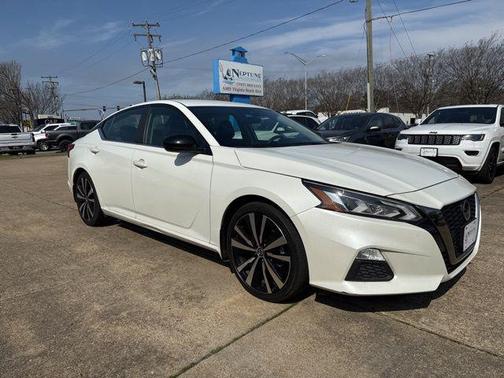 2022 Nissan Altima 2.5 SR