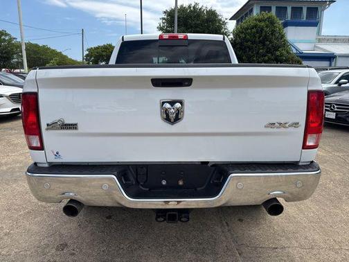 Bright White Clearcoat 2018 RAM 1500 Big Horn